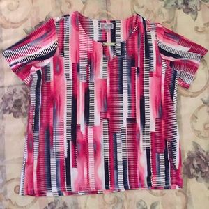 Plus size short sleeve top